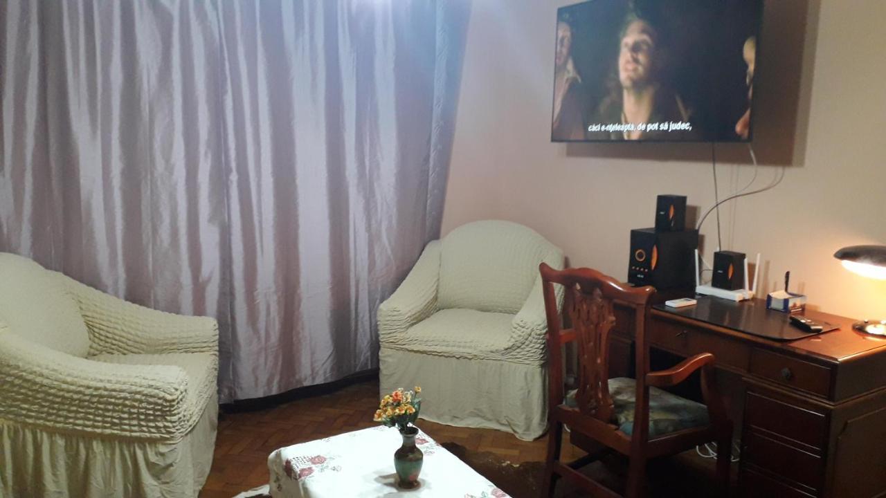 Cozy, Central 1-Bedroom Apartment In Timisoara, Romania Luaran gambar